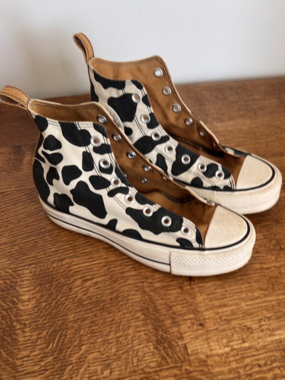 CONVERSE ALL STAR HIGH CUT COW PRINT MEN'S 6 WOMEN'S 8
